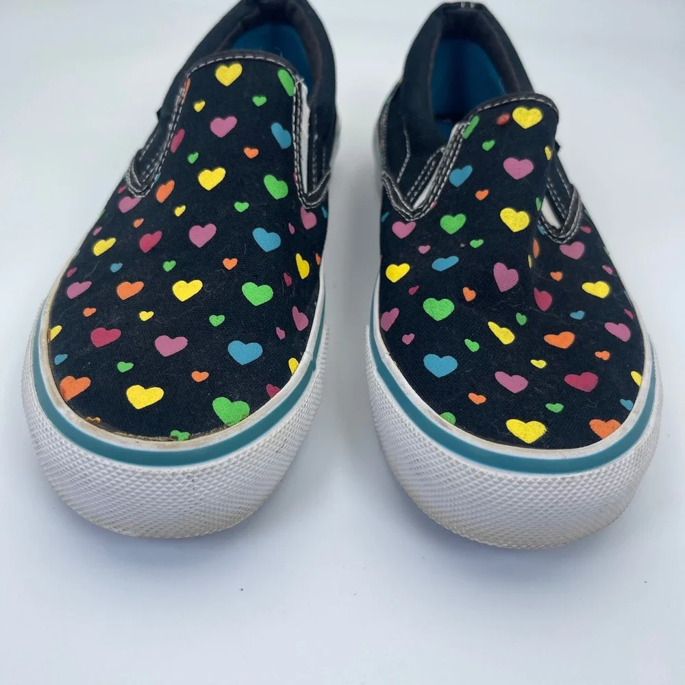 Airwalk Womens 7.5 Slip On Sneakers Black Multicolor Heart Print‎ Casual Shoes